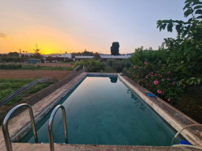 Chalet con piscina a 100m del mar y vistas a las montañas